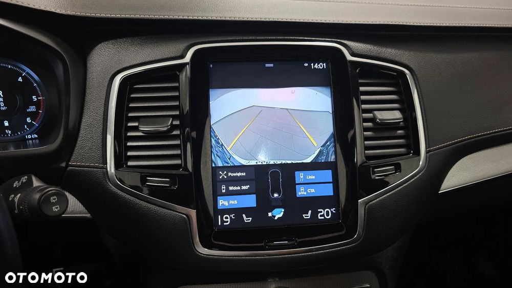 Volvo XC 90 D5 SCR AWD R-Design 7os - 30