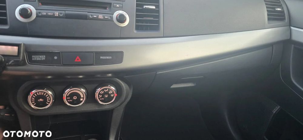 Mitsubishi Lancer 1.8 Intense - 12