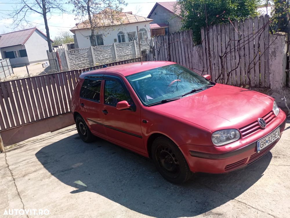 Volkswagen Golf - 2