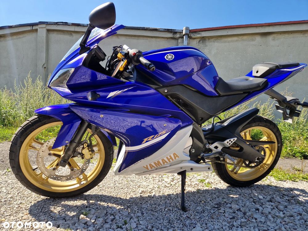 Yamaha YZF - 19