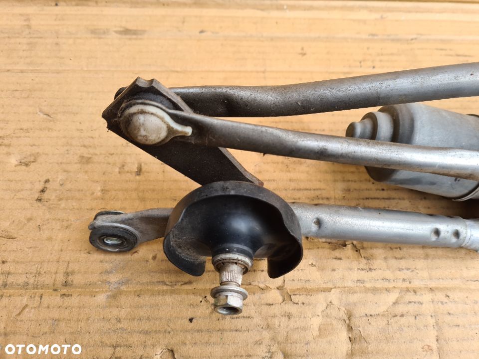 Toyota Auris II E18 mechanizm wycieraczek szyby przedniej czołowej ramiona prawe lewe - 3