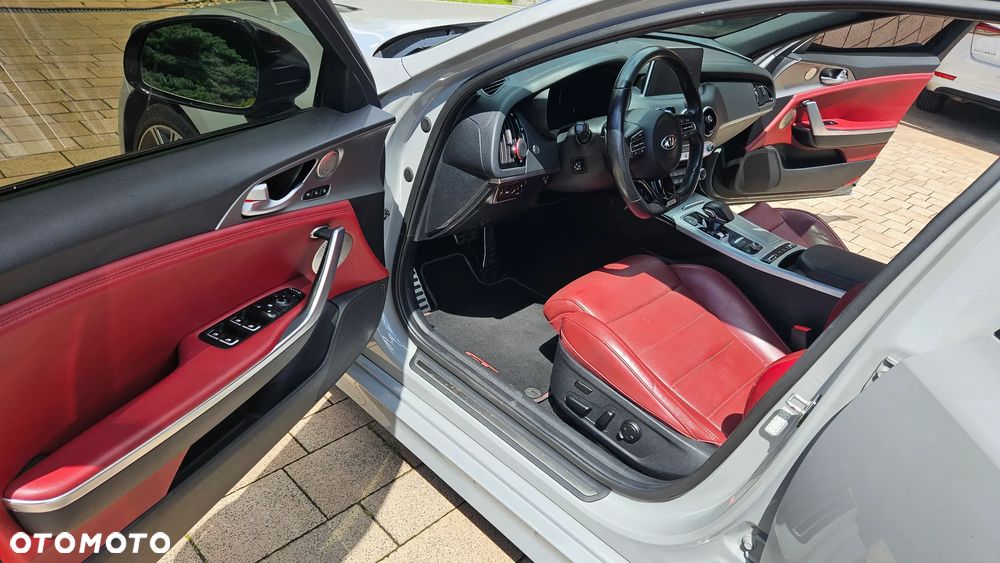 Kia Stinger - 7