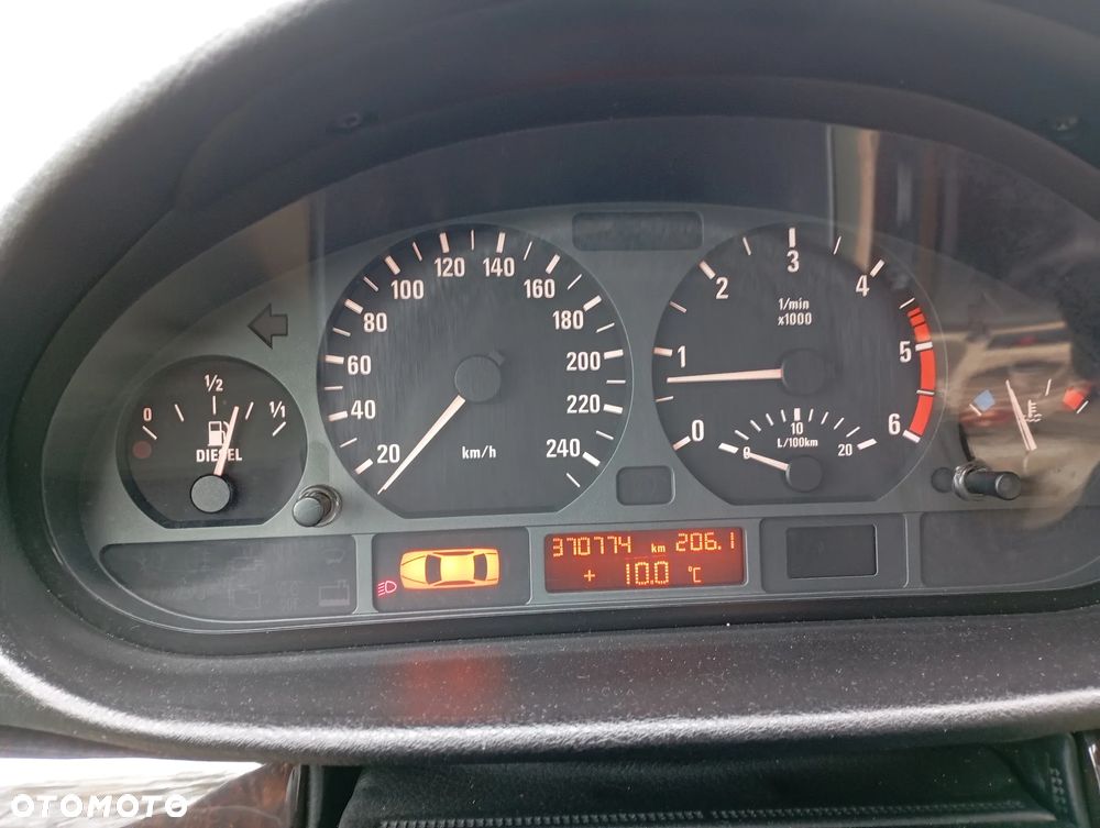 BMW Seria 3 330d - 11