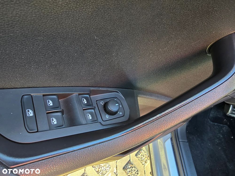 Skoda Karoq 2.0 TDI SCR 4x4 Sportline DSG - 17