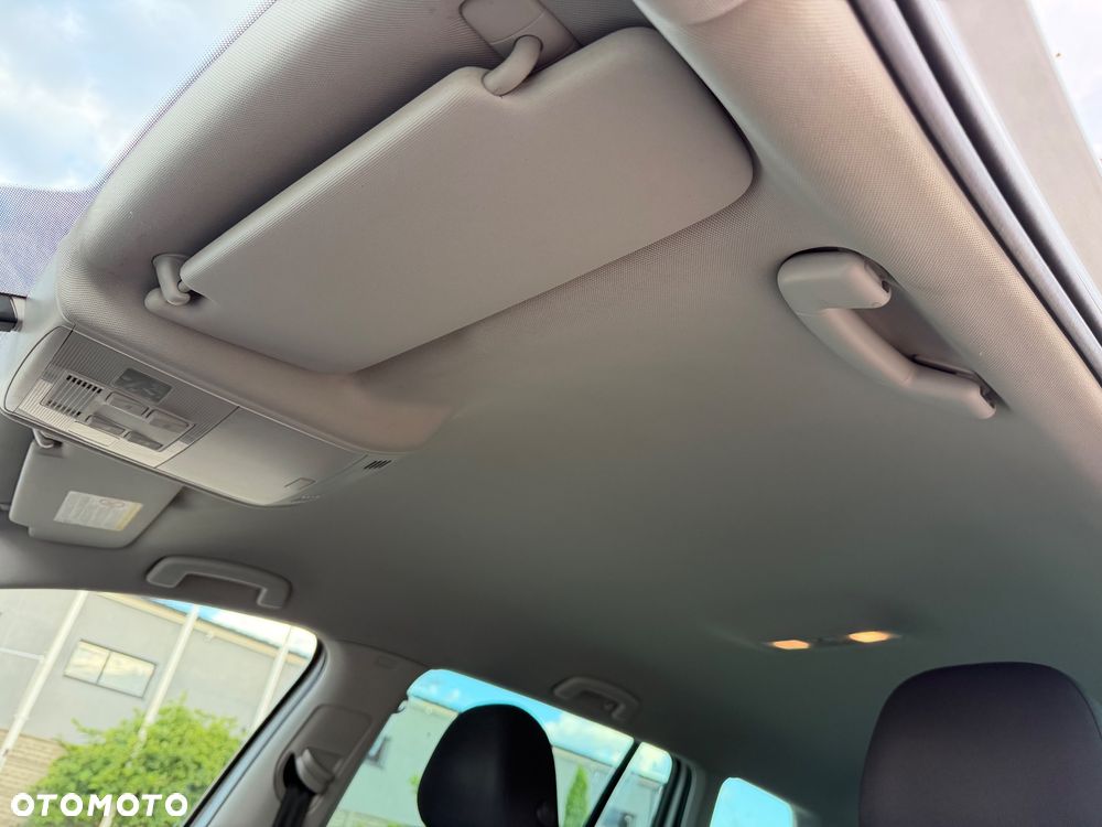 Volkswagen Golf 1.6 TDI DPF Highline - 22