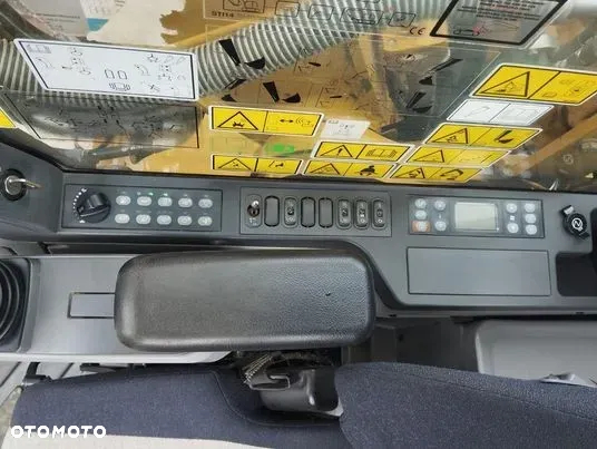 Caterpillar 320 FL - 9