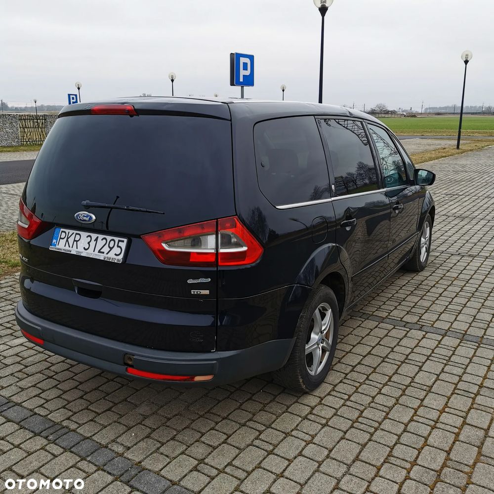 Ford Galaxy 2.0 TDCi Ghia - 11