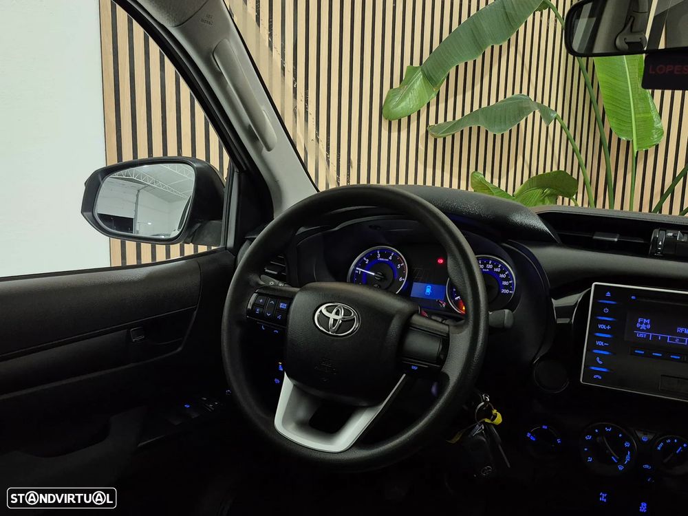 Toyota Hilux 2.4D-4D 4X4 | GARANTIA | NACIONAL - 3 LUG - 2020 - 13