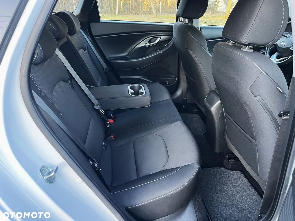 Hyundai i30 blue Kombi 1.6 CRDi Passion - 19