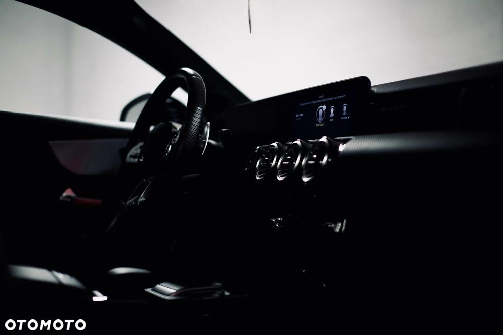 Mercedes-Benz CLA - 9