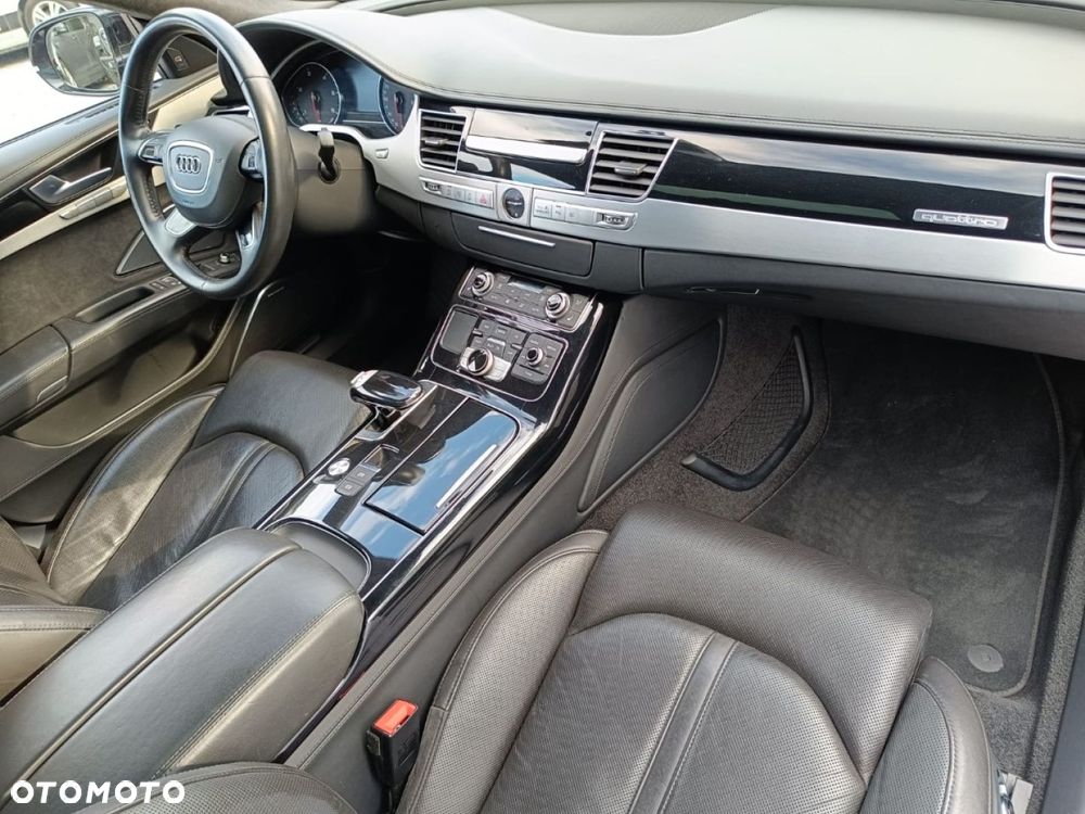 Audi A8 - 30