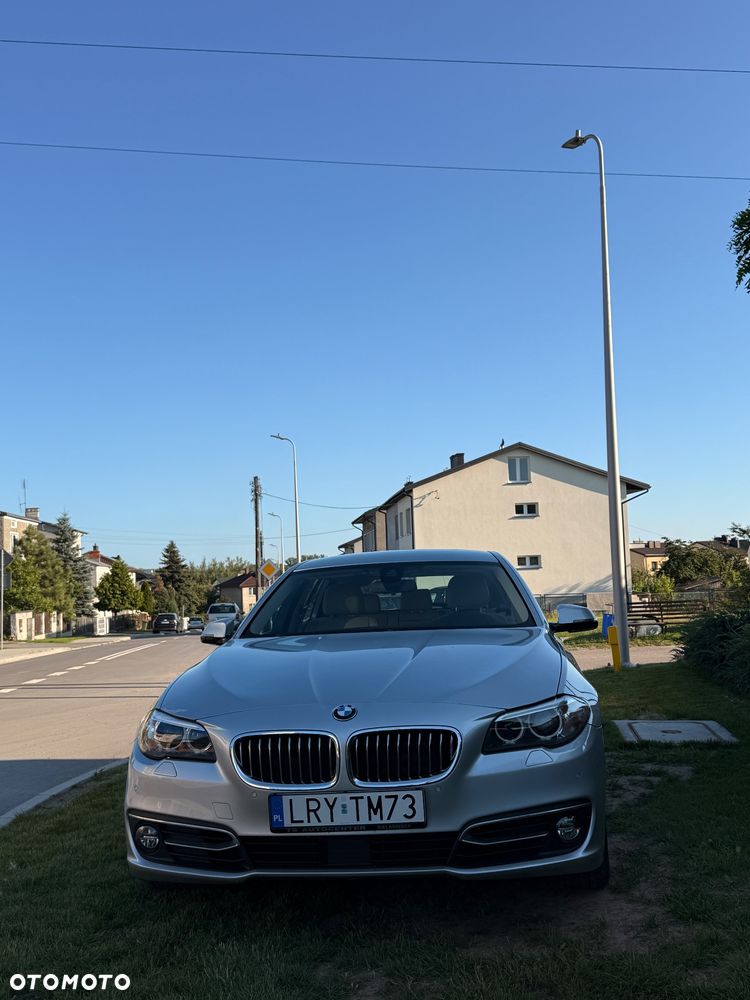 BMW Seria 5 528i xDrive Sport-Aut Luxury Line - 3