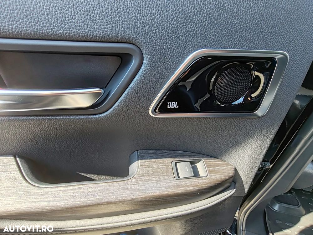 Toyota Land Cruiser 300 - 13