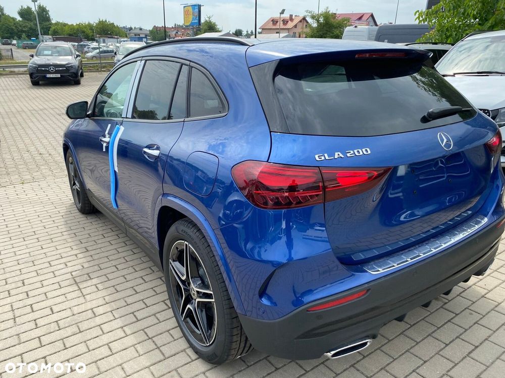 Mercedes-Benz GLA - 3
