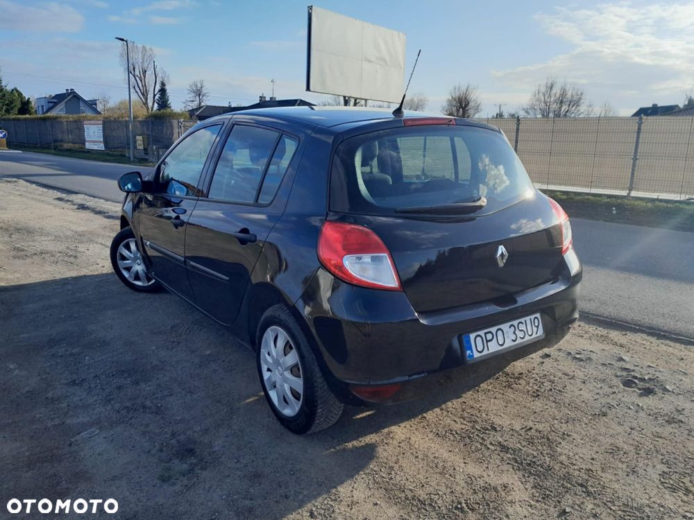 Renault Clio 1.2 16V Alize - 9