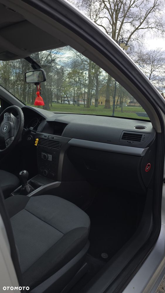 Opel Astra 1.6 Enjoy - 10