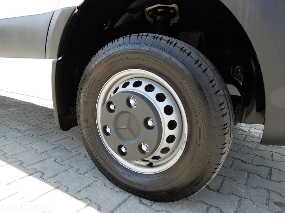 Mercedes-Benz Sprinter 516 CDI 2.2 CDI 163 KM Kontener 4.91 Cm 10 E.Palet Super Lekki ALUVAN DMC 3500 Kg 705 Kg Ładowność Tempomat Asystent Pasa Ruchu Stan Auta Jak Nowy UNIKAT - 9