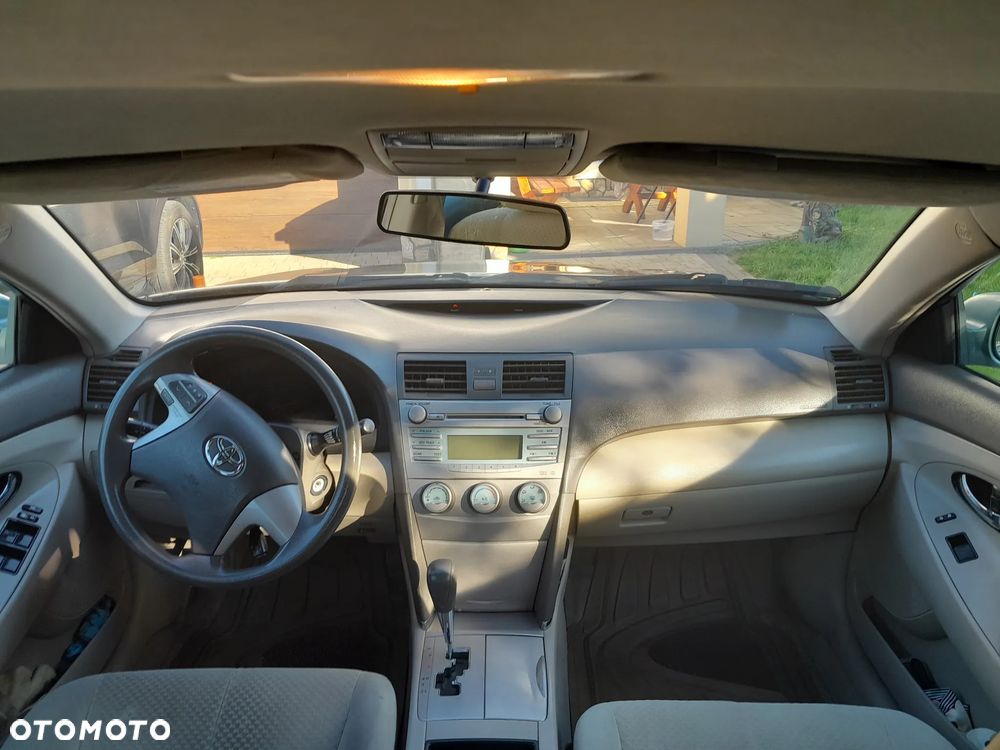 Toyota Camry - 9