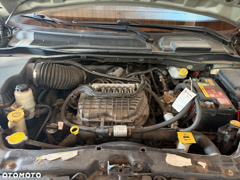 Chrysler Town & Country - 7