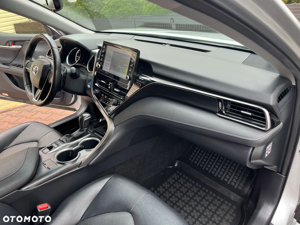 Toyota Camry 2.5 Hybrid Executive CVT - 27