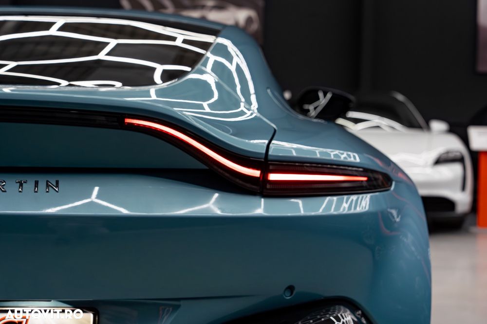 Aston Martin V8 Vantage Standard - 6