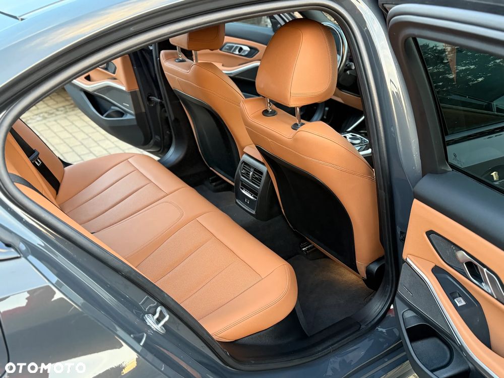 BMW Seria 3 320d xDrive M Sport sport - 14