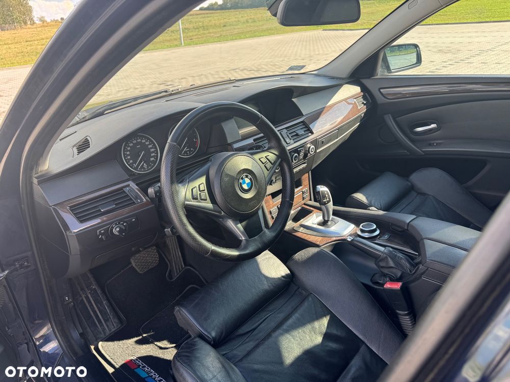BMW Seria 5 525d - 5