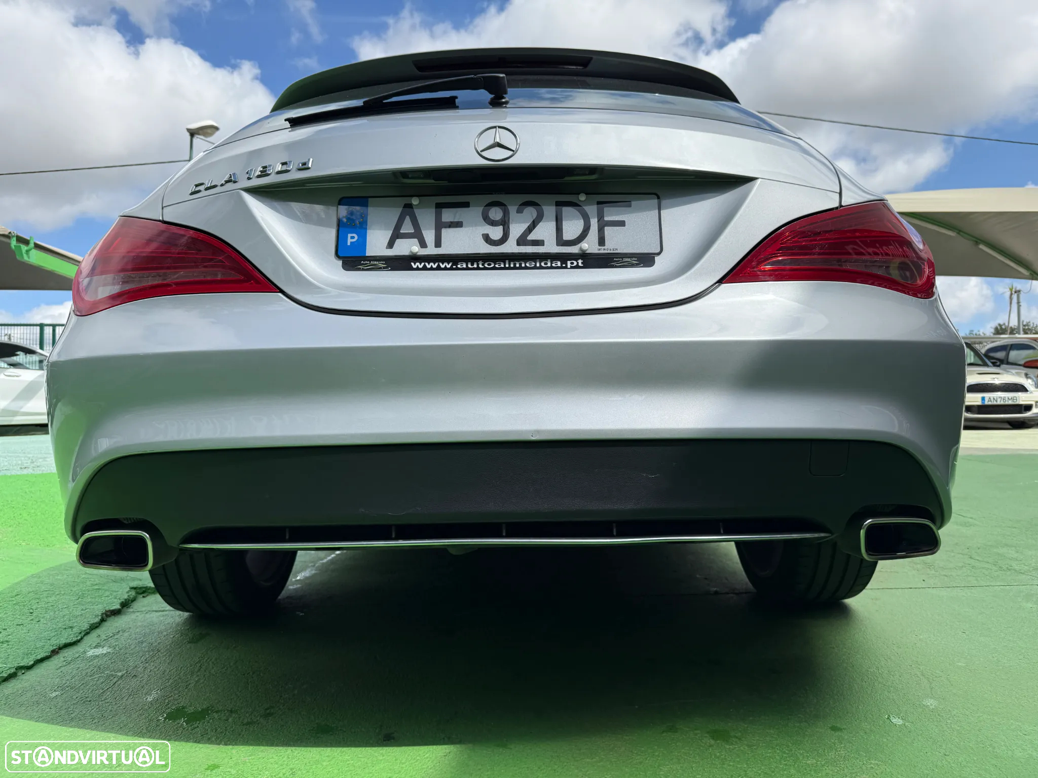 Mercedes-Benz CLA 180 Shooting Brake d Urban - 13
