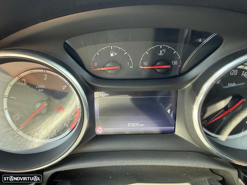 Opel Astra Sports Tourer - 10