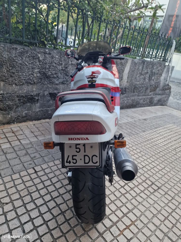 Honda CBR - 9