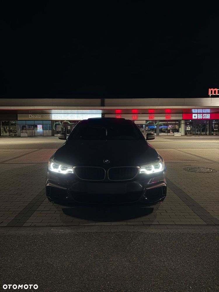 BMW Seria 5 M550i xDrive sport - 2