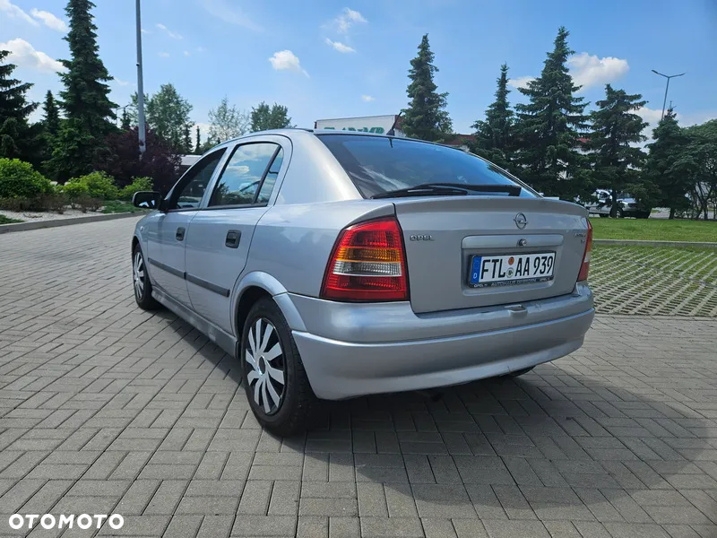 Opel Astra - 11