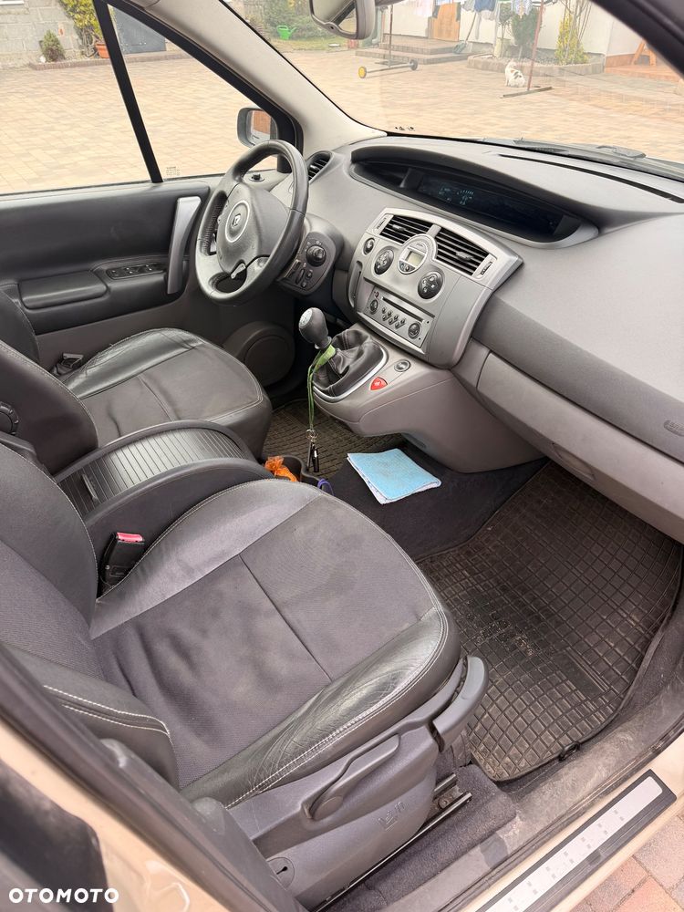 Renault Scenic 1.9 dCi Alize - 6
