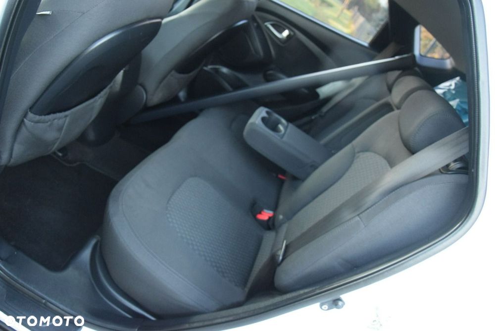 Hyundai ix35 2.0 2WD Comfort - 21