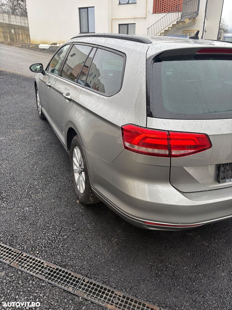 Volkswagen Passat 2.0 TDI DSG (BlueMotion Technology) Comfortline - 12