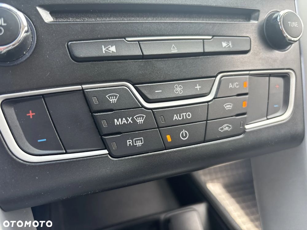 Ford Mondeo 1.5 EcoBoost Trend - 24