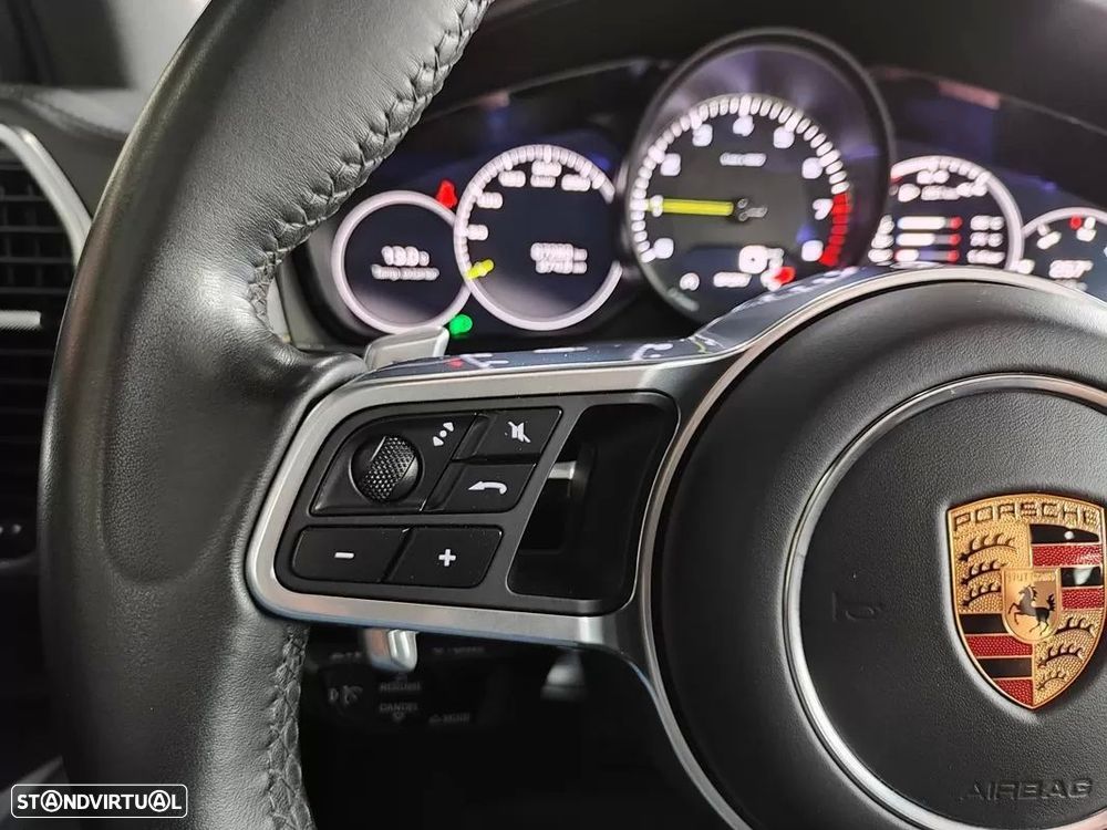 Porsche Cayenne E-Hybrid Platinum Edition — fotografia 25