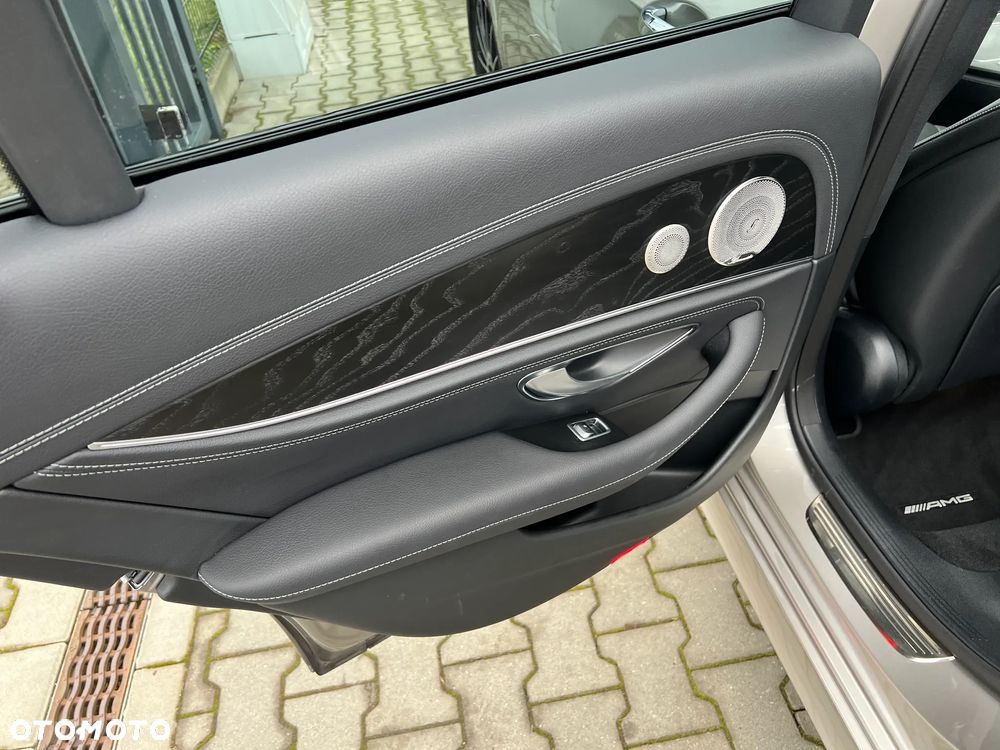 Mercedes-Benz Klasa E - 11