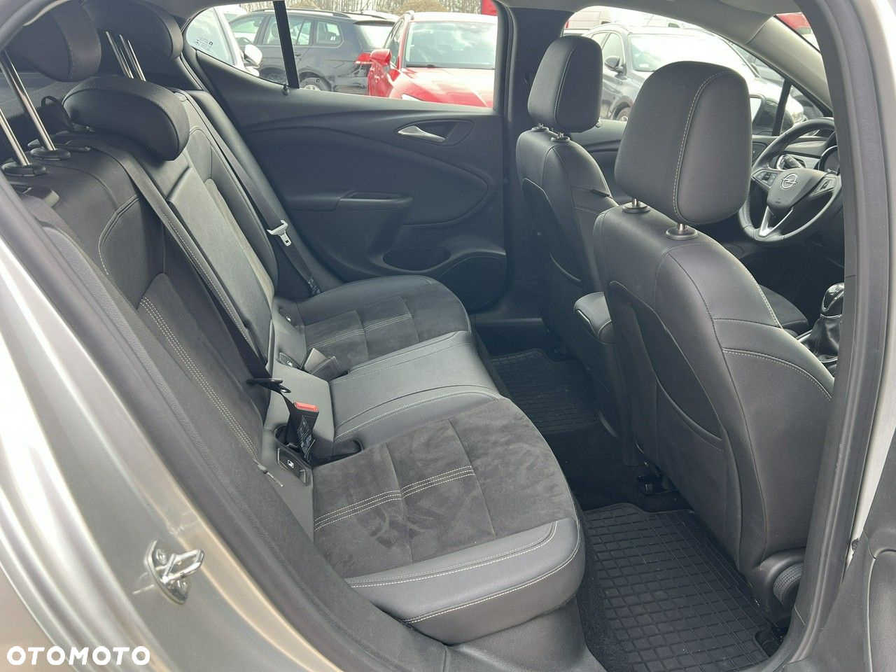 Opel Astra V 1.2 T Elegance S&S - 19