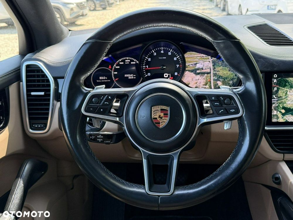 Porsche Cayenne - 24