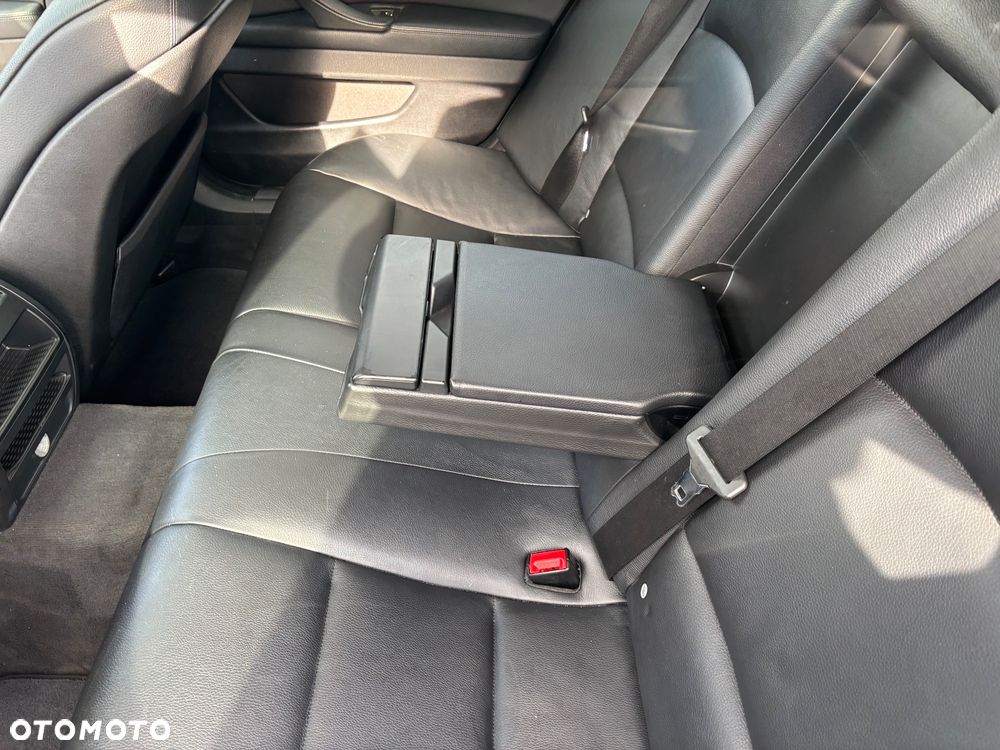 BMW Seria 5 528i - 14