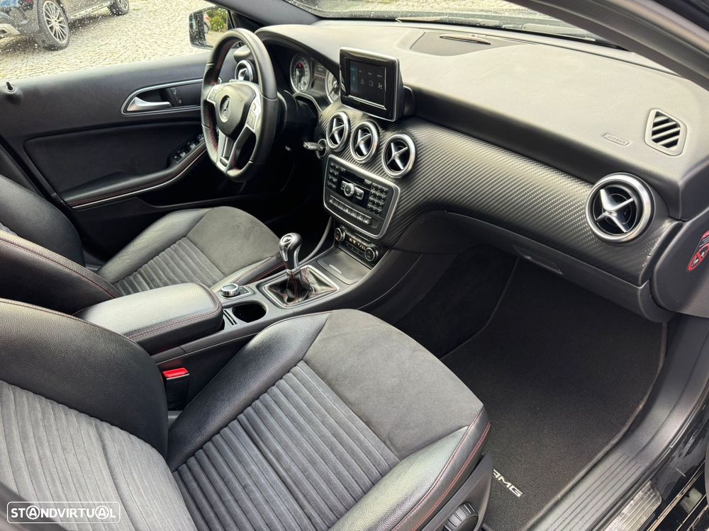 Mercedes-Benz A 180 d AMG Line - 11