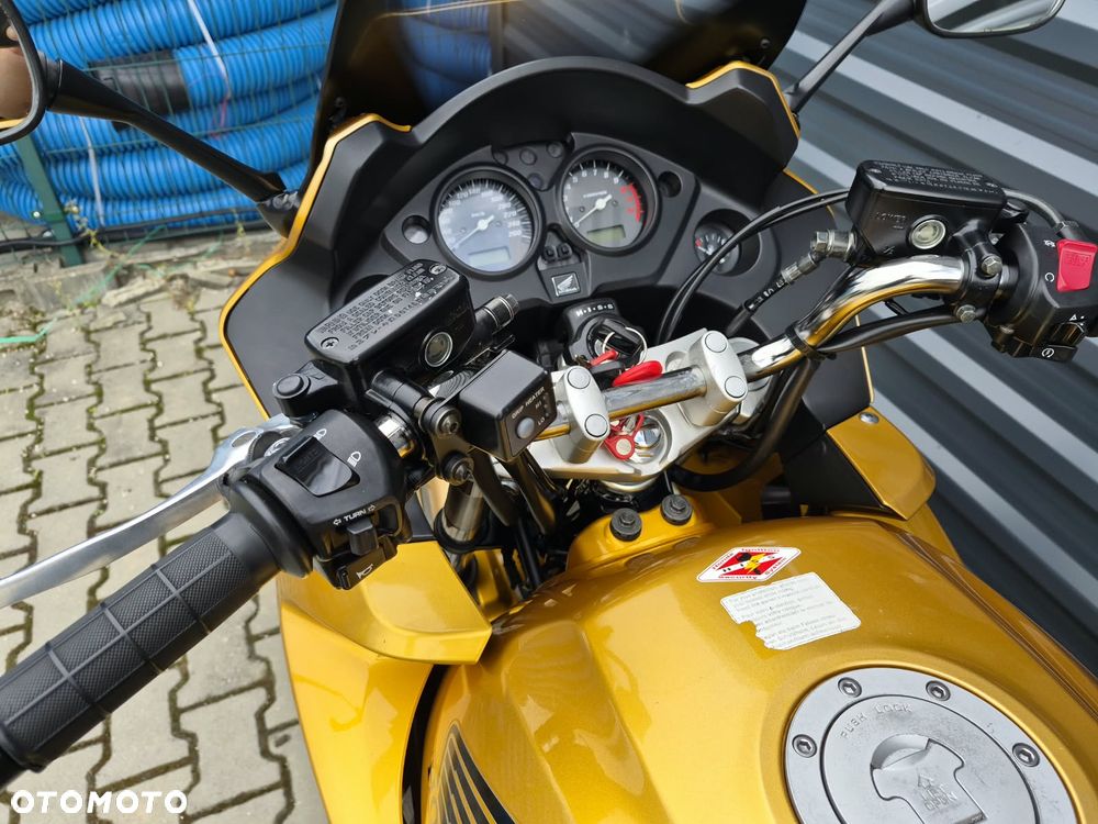 Honda CBF - 12