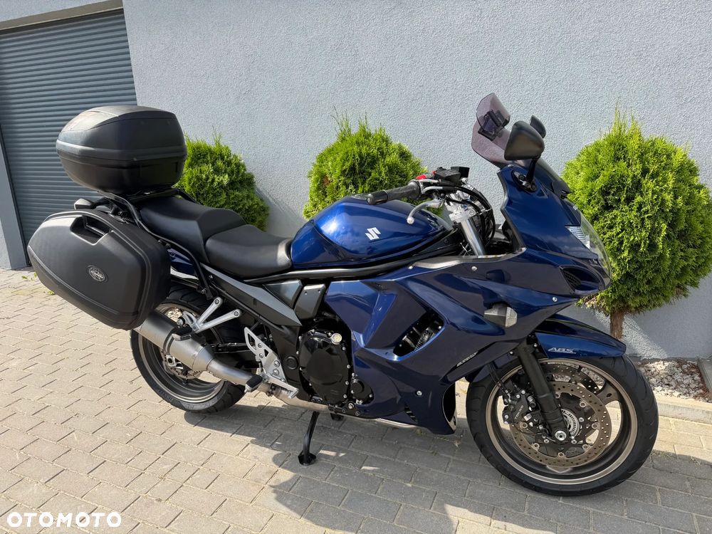 Suzuki GSX - 29
