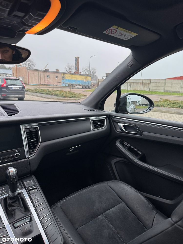 Porsche Macan Standard - 12