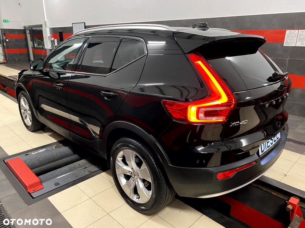Volvo XC 40 D3 SCR Momentum - 11