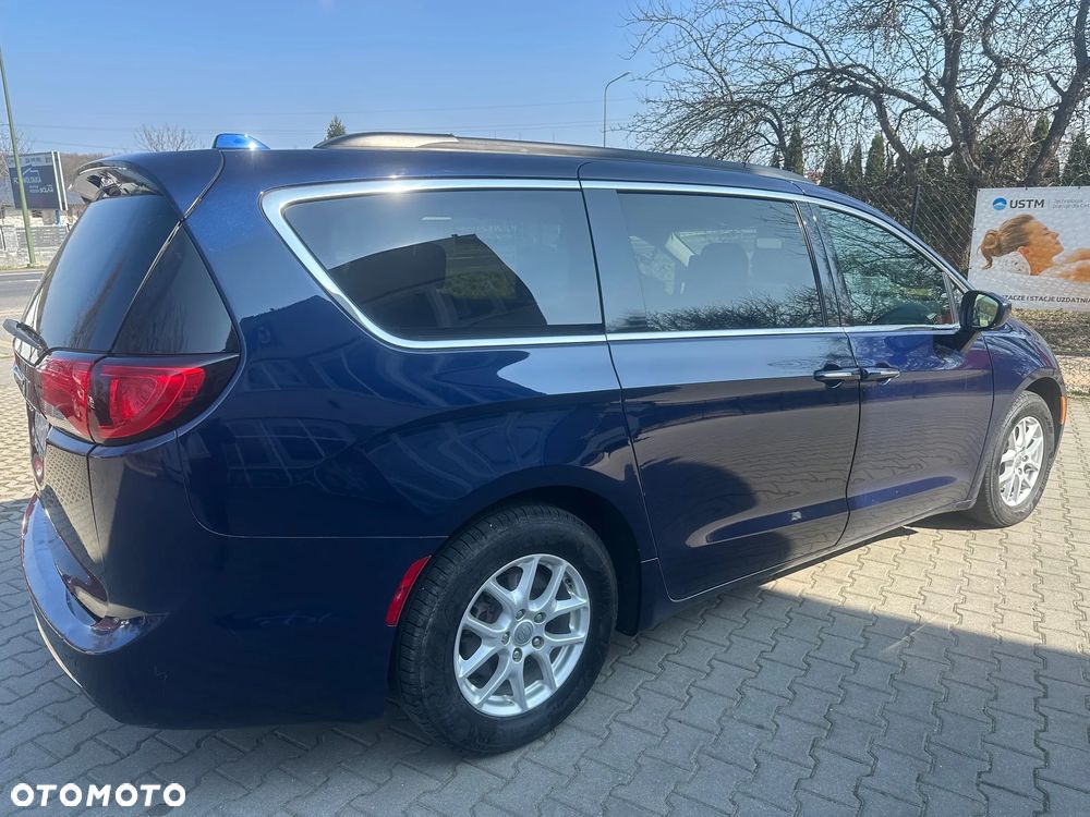 Chrysler Pacifica - 5