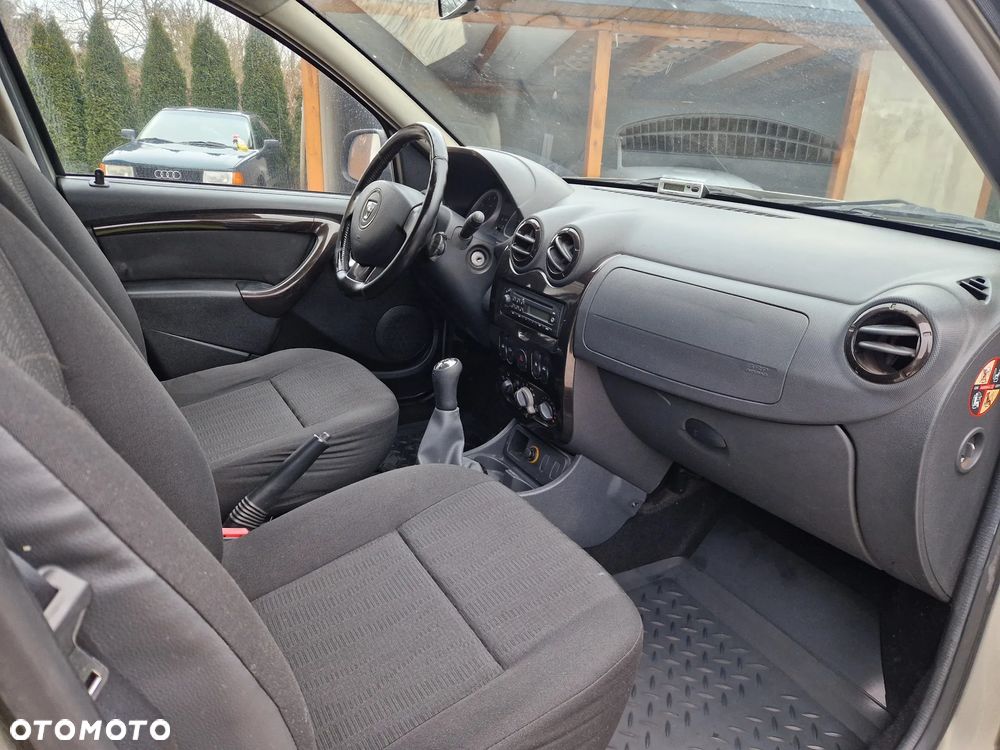 Dacia Duster 1.6 16V 4x2 Laureate - 36