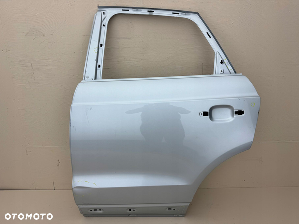 AUDI Q3 I 1 12-18R DRZWI LEWE TYLNE LEWY TYŁ 8U0833051