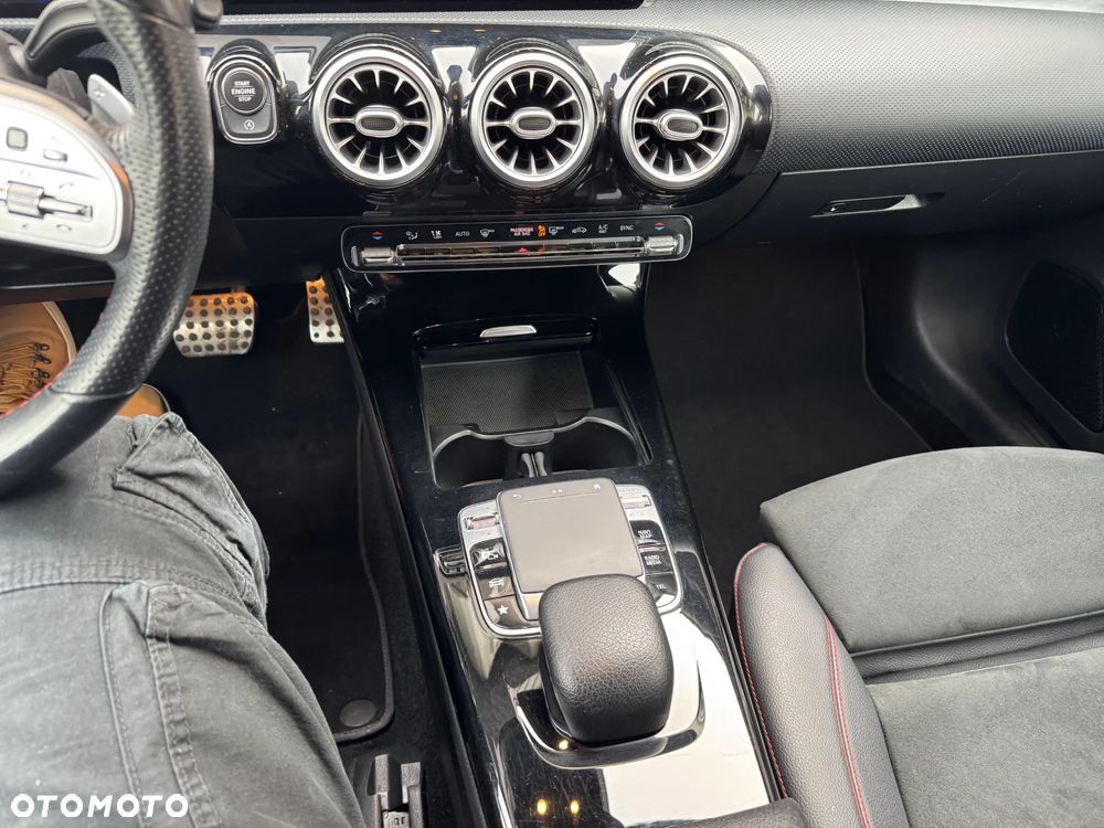 Mercedes-Benz Klasa A 180 AMG Line 7G-DCT - 18